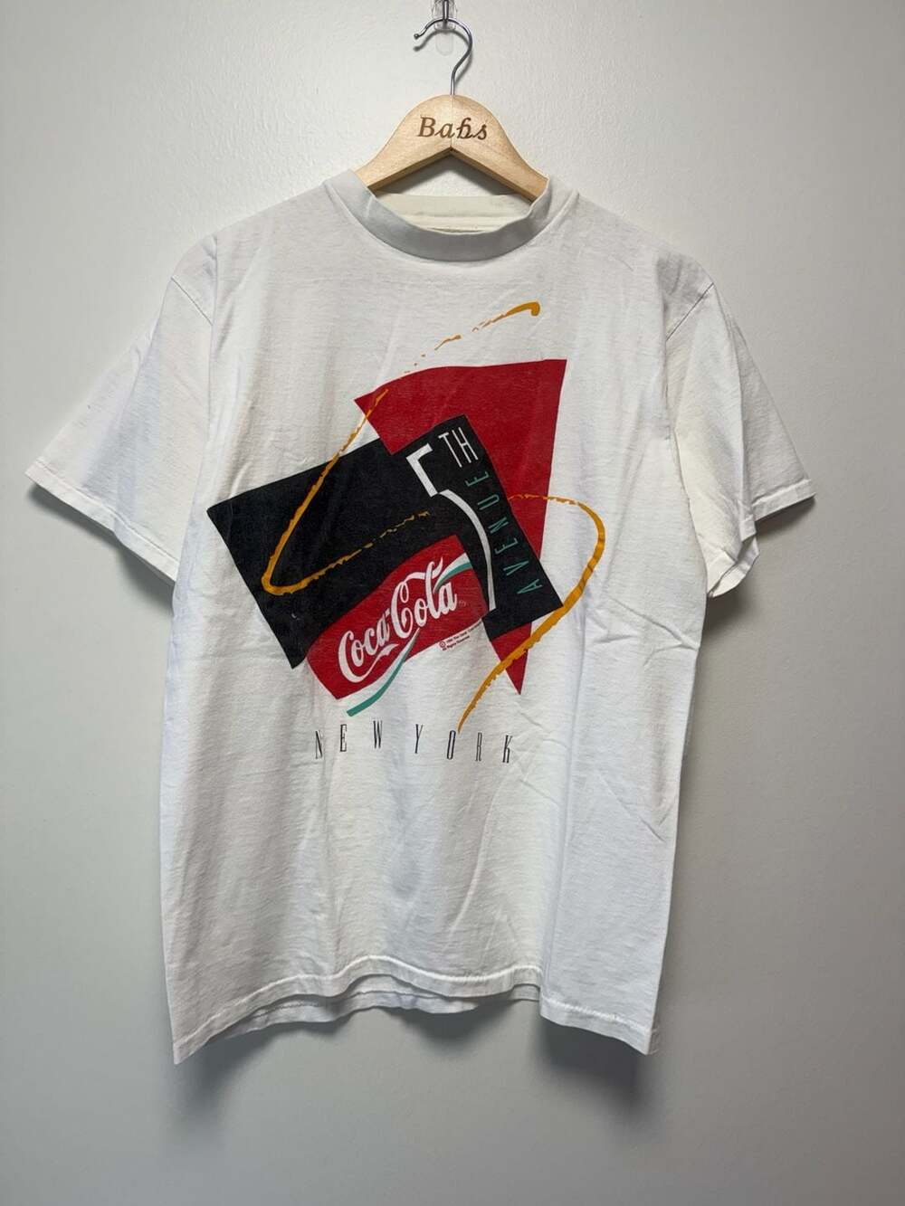 Vintage 1995 Coca-Cola 5th Avenue New York White Graphic T-Shirt